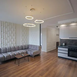 Miku Apartment-upscale 2bdr With A Spectacular View Apartment